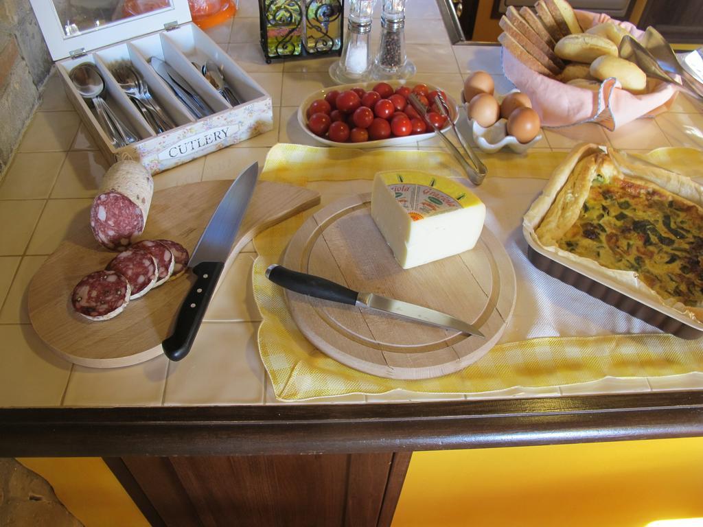 בארברינו די ואל ד'אלסה B&B Le Querciole Del Chianti מראה חיצוני תמונה